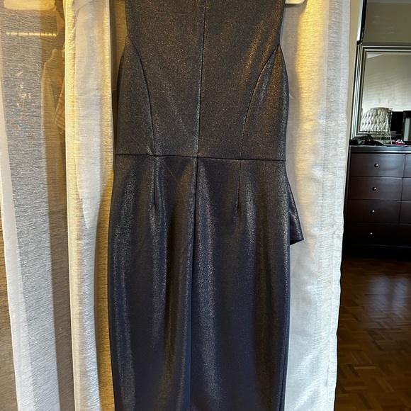 New below the knee, calf-length cocktail dress - Picture 3 of 6